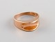Scandinavian 
goldsmith. 
Modernist ring 
in 14 carat 
gold. Mid-20th 
century.
Diameter: 14.5 
...