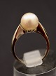 14 carat gold 
ring size 51 
with genuine 
pearl from 
jewels F. 
Hingelberg 
Aarhus item no. 
472824
