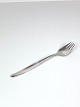 Dinner fork in 
Mimosa, of 925 
sterling cohr 
silver. 
19 cm.
