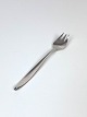 Cake fork in 
Mimosa, of 925 
sterling cohr 
silver.
14.5 cm.
