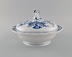 Meissen Blue 
Onion lidded 
tureen in 
hand-painted 
porcelain. 
Early 20th 
century.
Measures: 27 x 
...