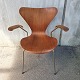 Arne Jacobsen, 
7 teak chair 
with armrests 
in fine 
condition.