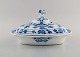 Antique Stadt 
Meissen Blue 
Onion lidded 
tureen in 
hand-painted 
porcelain. 
Early 20th ...