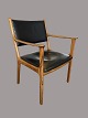 Armchair P J 
412
P. Jeppesen
Rosewood, 
black leather
Good used 
condition
Poul Wanscher
2
