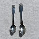 Mussel, 
Three-tower 
silver (830S) 
salt spoon, 7.4 
cm long and 8.1 
cm long * Used 
condition ...