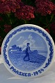 Bing & Grondahl 
porcelain. B&G 
easter plate 
from year 1924. 
Diameter 18.5 
cm. 7 1/4 
inches. 1. ...