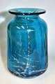 Mdina vase, 
20th century 
Malta. Blue 
glass with 
inlays. Signed. 
H.: 15 cm.