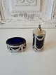 Salt and pepper 
shakers in 
sterling silver 
and blue glass 
produced in 
Sweden 
Stamp: MEMA - 
925 ...