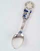 Sterling silver 
Christmas spoon 
from Christmas 
1942
L: 16
