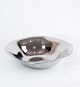 Bowl by George 
Jensen in a 
modern design 
in steel. In 
good used 
condition.
H:7 Dia:27
