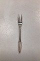 Kongelys 
Frigast/Gense 
silver plate 
Meat Fork. 
Measures 15.5 
cm / 6.10 in.