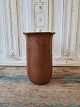 Kähler vase 
with brown 
glaze, 
presumably 
Svend 
Hammershøi 
With a small 
chip under the 
bottom, ...