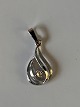 Pendant in 
white gold with 
brillant #14 
carat
Stamped 585
Height 12.38 
mm approx
Width 8.00 ...