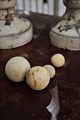 Decorative old, 
raw marble 
balls with a 
really nice 
patina. 
Only sold 
together, 14 
pieces. - ...