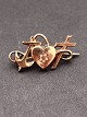 830 silver-gilt 
brooch 3.5 x 
1.8 cm. 
"Believe Hope 
and Love" 
subject no. 
538047