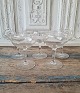 Set of 5 French 
champagne 
glasses 
decorated with 
cuts 
Height 11.5 
cm. Diameter 8 
cm.