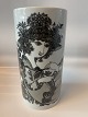 Bjørn wiinblad 
vase
Height: 24 cm
Width: 11.7 cm 
in dia
Nice and well 
maintained 
condition