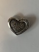 Silver heart 
pendant with 
zircons
Stamped 925S
Height 21.64 
mm
Width 24.59 mm
Nice and well 
...
