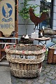 Large old 
French wine 
basket with a 
fine patina in 
strong wicker 
and with 
handle.
The basket ...