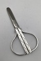 Axel Holm 
Sterling Silver 
Grape Scissors 
Measures 13.5 
cm (5.31 inch)