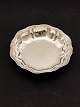 Silver bowl H. 
5 cm. D. 26 cm. 
weight 496 
grams item no. 
563900
