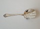 Water lilly 
cake server in 
silver 
Stamped the 
tree towers 
1926
Length 16,5 
cm.