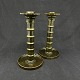 Height 21 cm.
Diameter of 
foot 11.5 cm.
A pair of 
beautifully 
detailed bronze 
candlesticks 
...