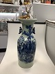 Chinese / 
Oriental Lamp / 
Vase
Measures 58cm 
to the top of 
the vase and 
88cm to the top 
of ...
