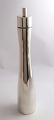 Danish 
Goldsmiths' 
Crafts (DGH). 
Sterling pepper 
grinder (925). 
Height 31.5 cm.