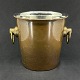 Height 20.5 cm.
Diameter 21 
cm.
Modern brass 
wine cooler 
from the 1960s 
from Spring ...
