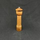 Height 21.5 cm.
Stamped 
Peugeot.
It is made of 
solid teak wood 
and in good 
condition.