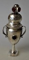 Silver empire 
vinagre egg 
with glass, 
19th century 
Denmark. With 
conditioner. 
Indistinct 
master ...