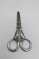Norwegian? 
Silver / Steel 
Grape Scissors  
Measures 12 cm 
(4.72 inch)