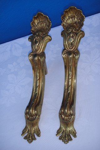 Curtain holder of bronze