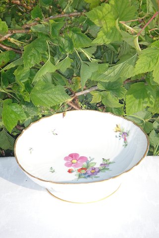 Royal Copenhagen Saxon flower Cake dish 1532