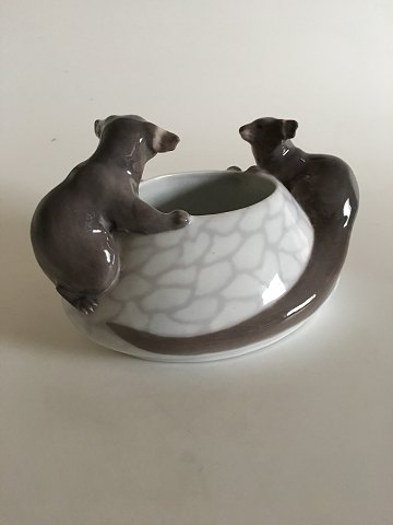 Royal Copenhagen Art Nouveau Bowl with two Otters No 601. Measures 20cm and is 
in good condition
