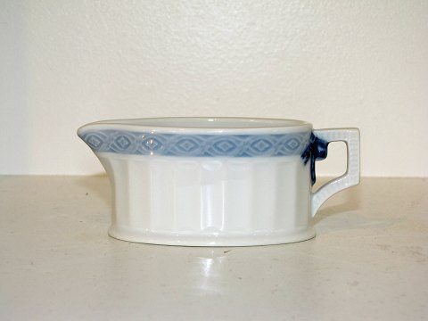 Blue Fan
Small creamer