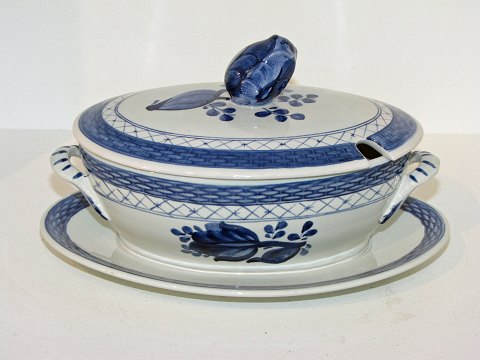 Tranquebar
Lidded gravy boat