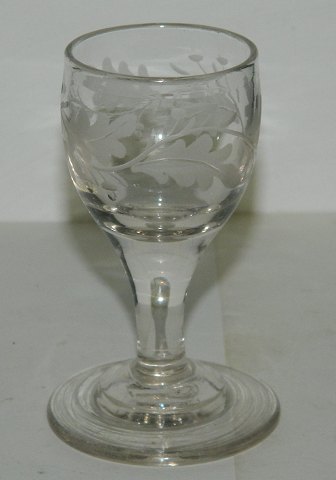 Old schnapps glasses with egeløvsslibing 19 century.