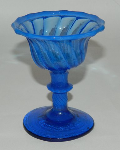 Small sugar bowl in glass on foot 19th. century