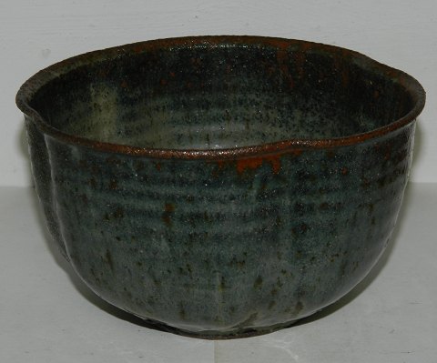 Bowl in ceramics by Gutte Eriksen