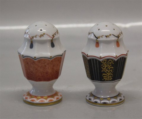 Royal Copenhagen Fairy tale
Salt & Pepper 541 (8681) & 531 (8584)