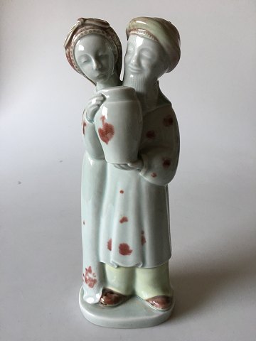 Royal Copenhagen Georg Thylstrup figurine Man and woman with pot No 1618