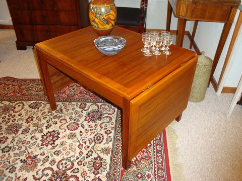 Coffee table with flaps Danish design by Børge Mogensen 5000 m2 showroom