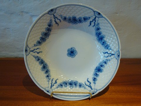 Deep Plate No. 22.
Dia 24.8 cm. 5000m2 showroom.