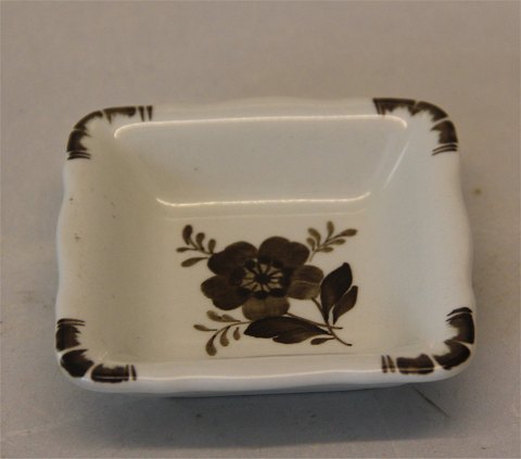 Brown Aluminia Faience Tranquebar 45-1270 Salt cellar 7,5 x 7,5 cm