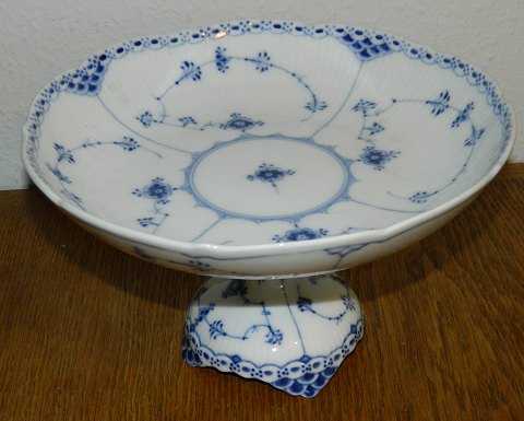 Royal. half lace Blue centerpiece in porcelain.