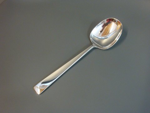 Large serving spoon, Margrethe No. 134 from Georg Jensen length 23.5 cm 5000 m2 
showroom