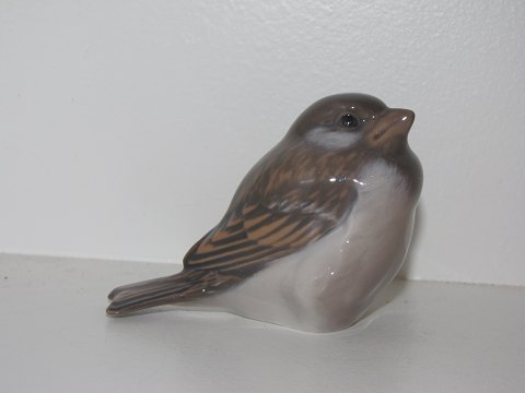 Royal Copenhagen figurine
Sparrow with tail down