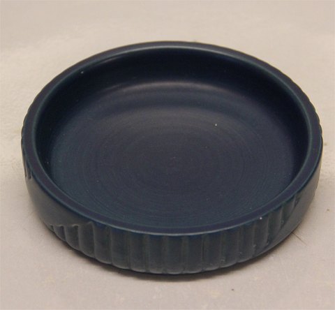 Ipsen Danish Art Pottery 1843-1955
13 XI Blue Tray 11,5 cm, ribbed sides
